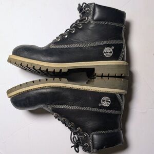 Timberland Kids Boots Youth Size 3
Black Leather Waterproof 6” tall